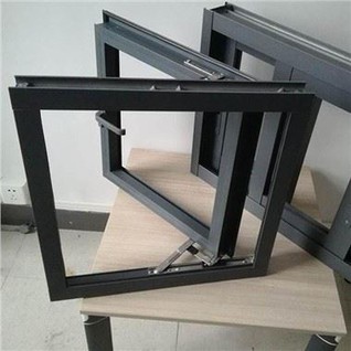 Okno iz aluminijastih profilov